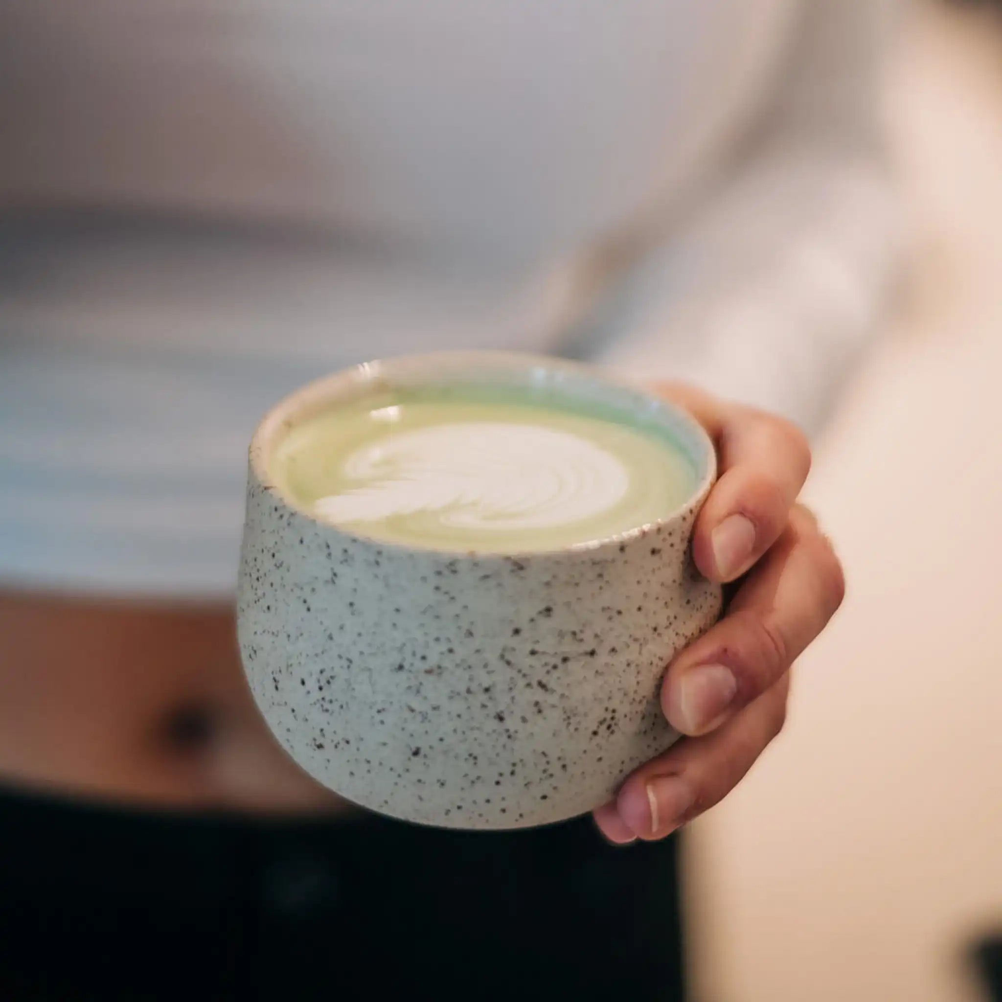Ocha Teetasse mit Spots | Matcha Tasse by Mura Mura Ceramics
