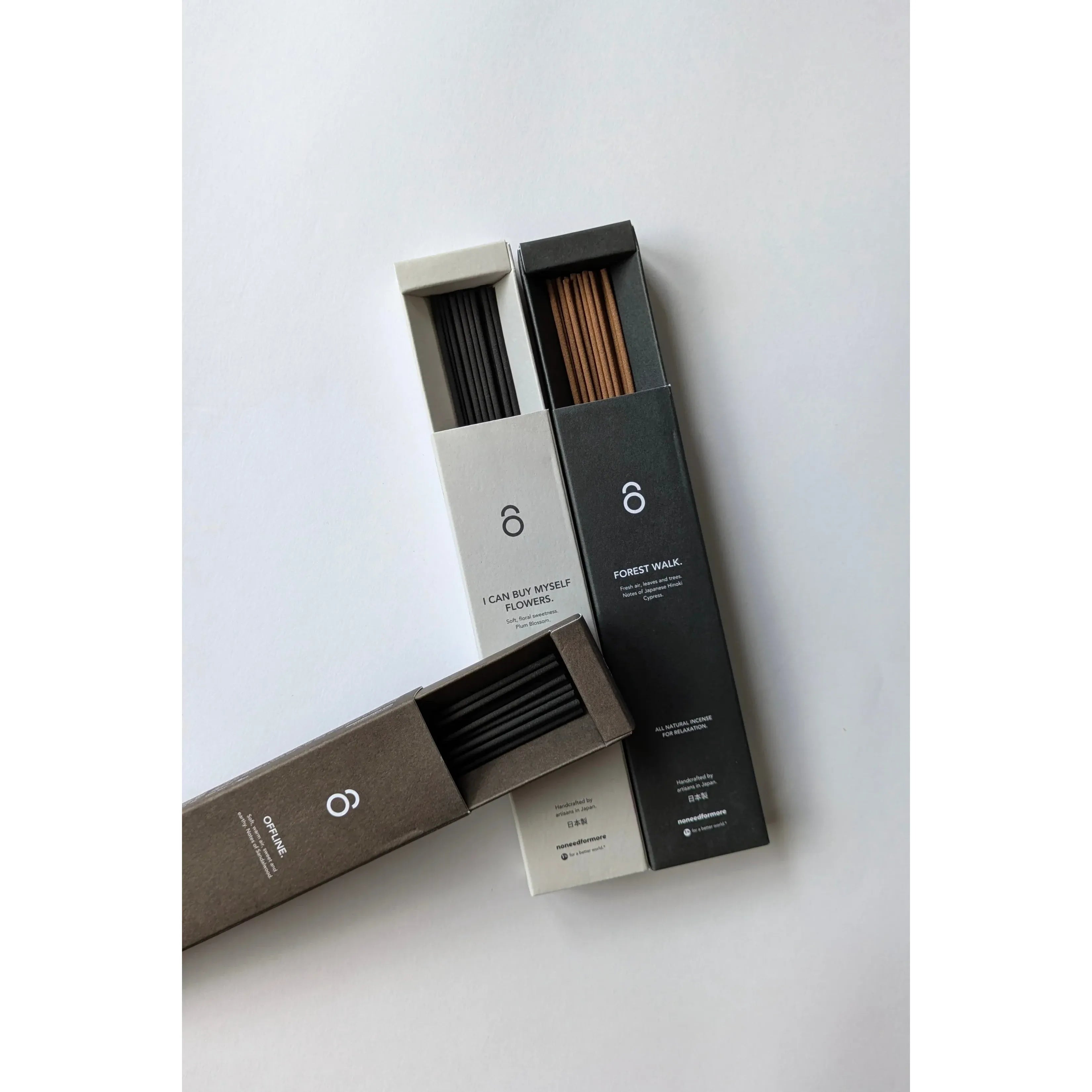 no need for more - Natürliche Räucherstäbchen - "Offline" - sanftes Sandelholz