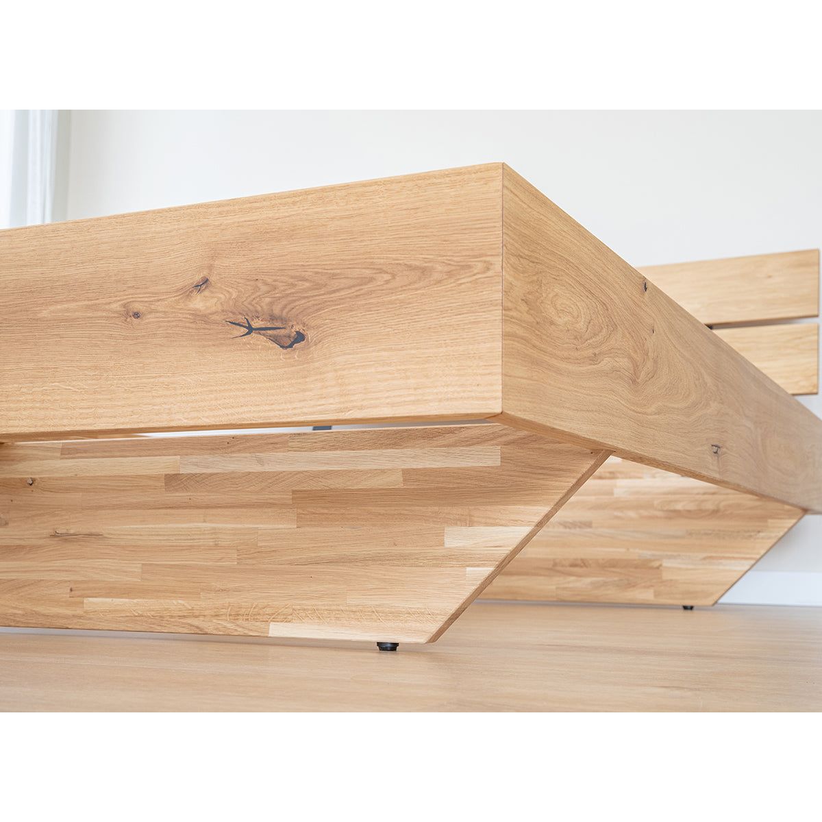 Turin Massivholz Eichenbett 140-180cm mit Holzbeinen und doppelter Rückenlehne