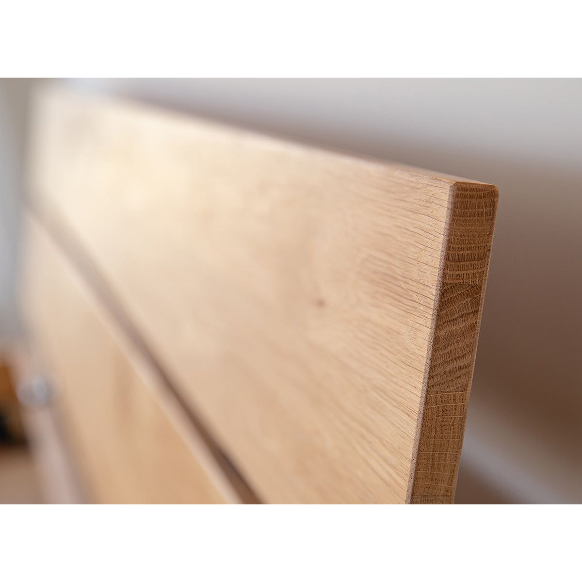 Turin Massivholz Eichenbett 140-180cm mit Holzbeinen und doppelter Rückenlehne