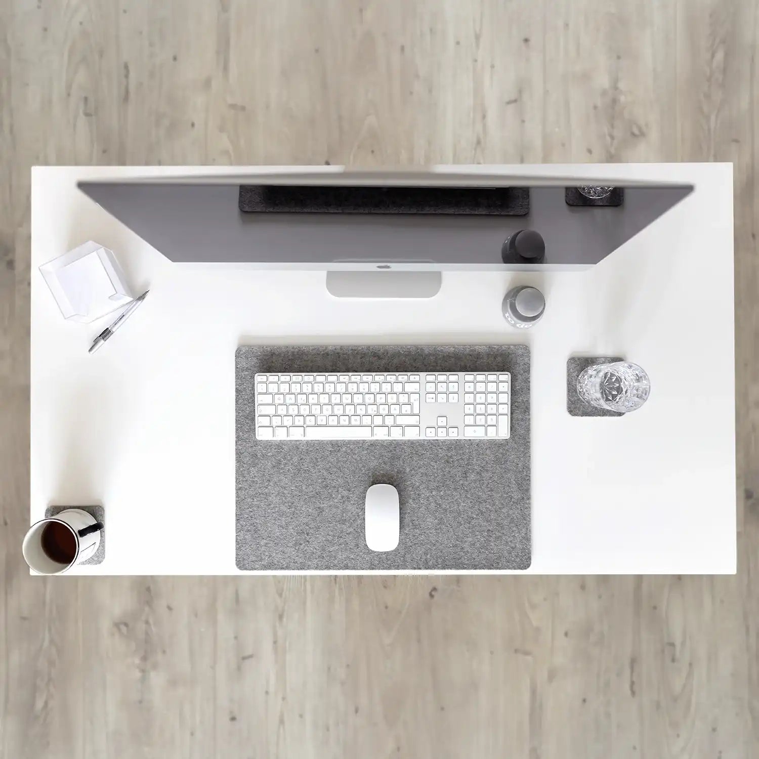 Schreibtischunterlage aus Filz und Kork | 38 x 50cm | hellgrau