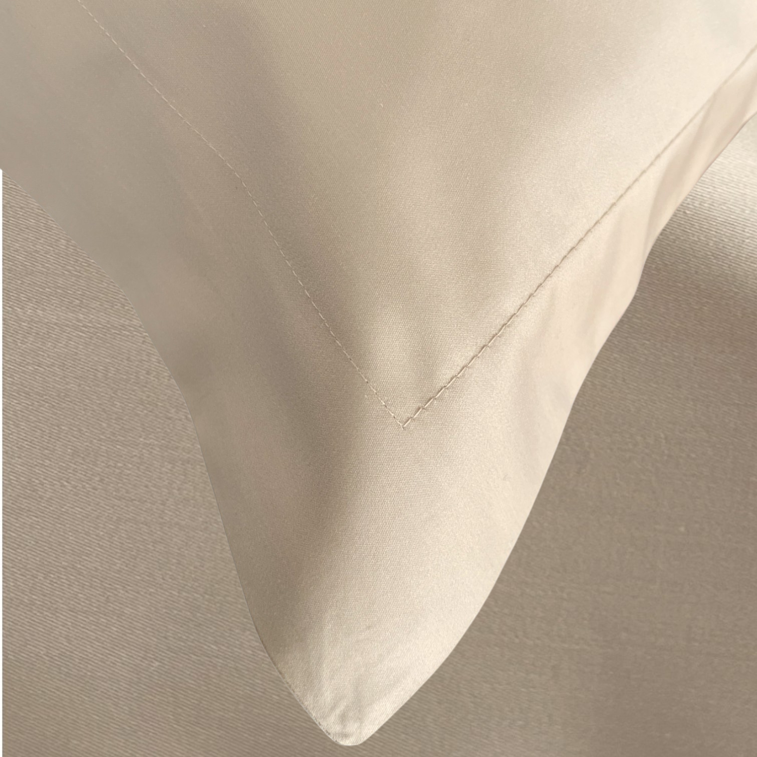 Charm Baumwolle Satin Kissenbezug Aus 100 Prozent Ägyptischer Baumwolle Mit 600 Fadendichte Und Seidigem Satinfinish