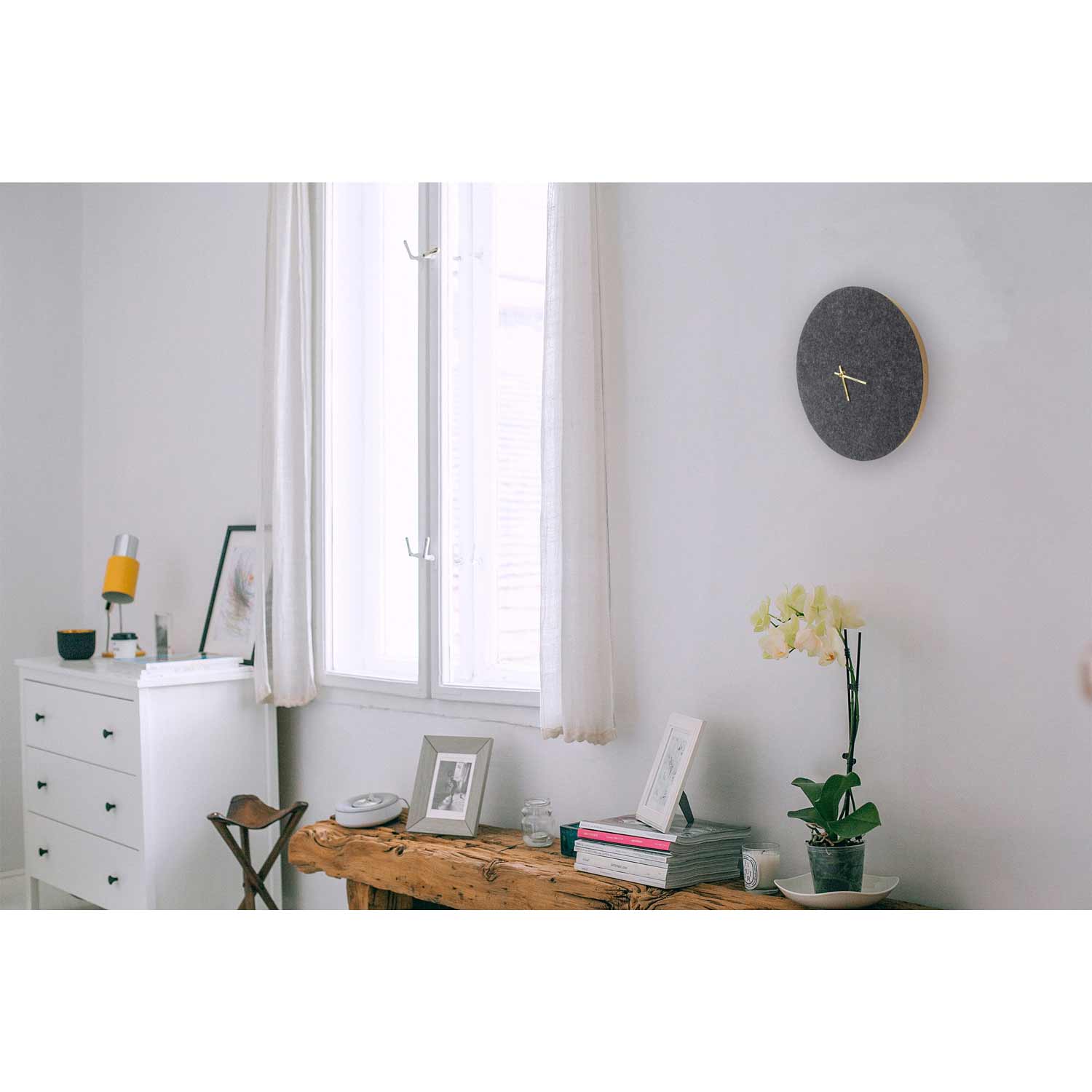 Wanduhr aus Filz und Kork 30 cm | anthrazit - gold | Design: Aalborg