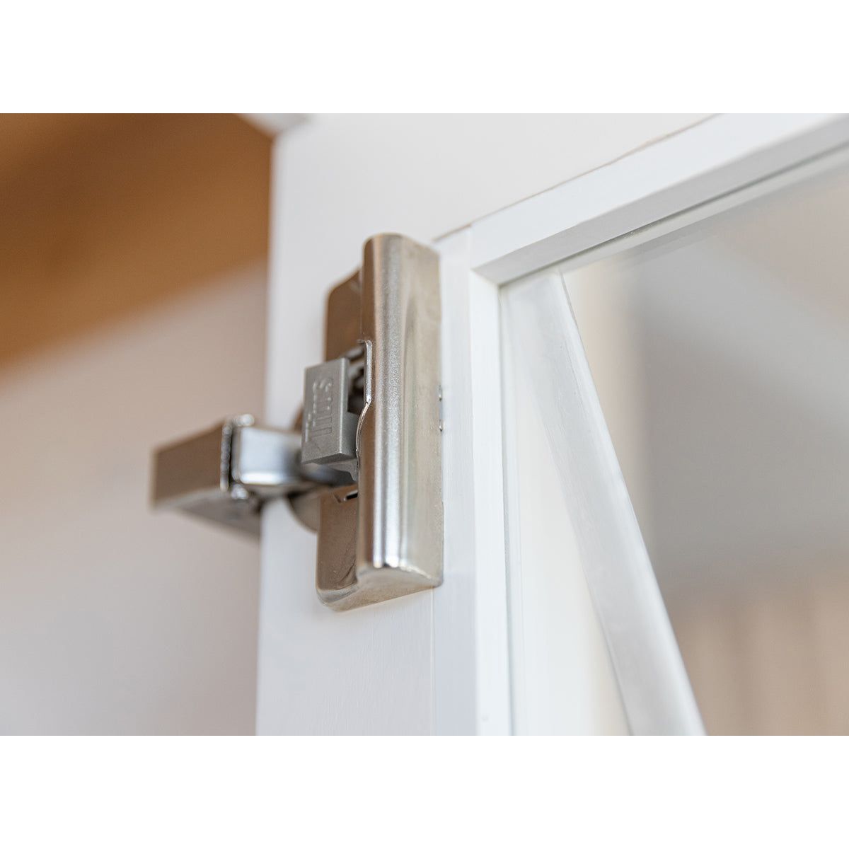 Milano Elite Massivholz Kiefer Schubladen Vitrine 1-Türig | Farbe Weiß/Kiefer