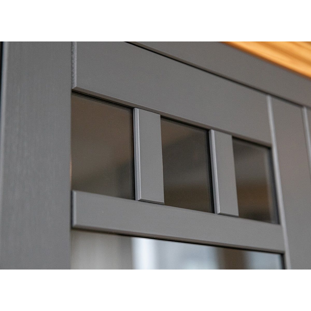 Bologna Elegante Massivholz Kiefer Vitrine 2D | Farbe Graphit - Kiefer