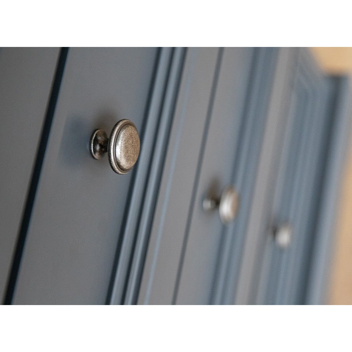 Bologna Elegante Massivholz Kiefer Vitrine 2D | Farbe Graphit - Kiefer