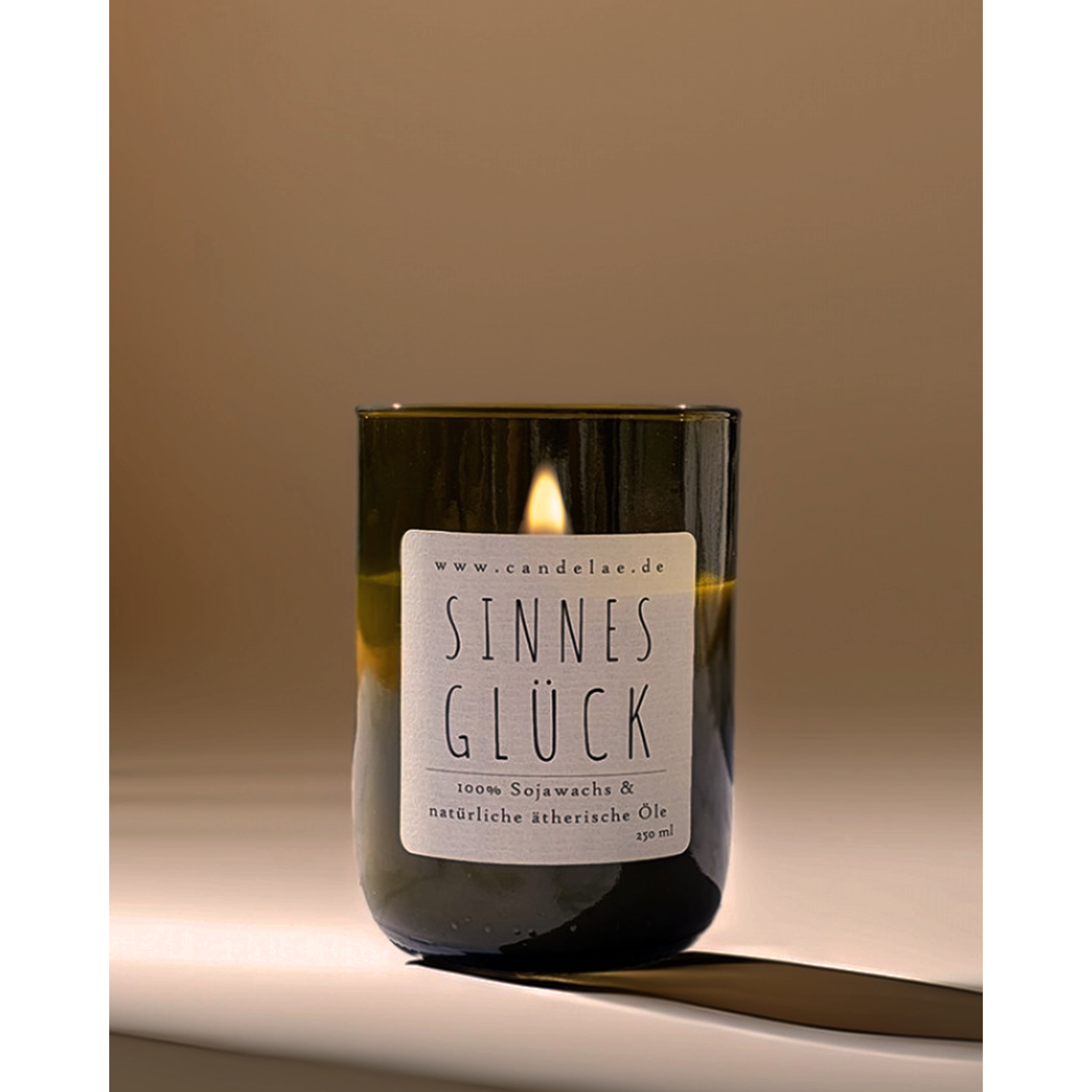 Sinnesglück Duftkerze Aus Sojawachs Mit Ätherischen Ölen Im Recycelten Weinflaschenglas 250 Ml