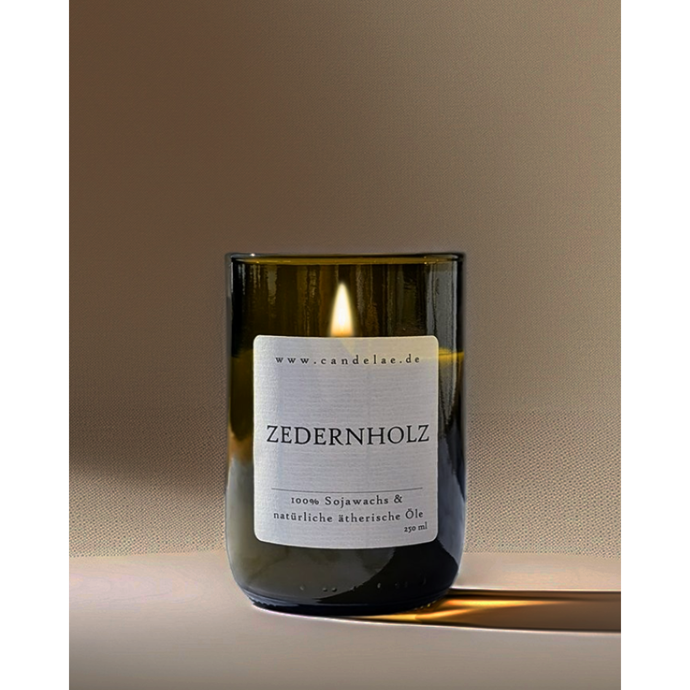Zedernholz Duftkerze Aus Sojawachs Mit Beruhigendem Holzduft Für Entspannte Momente
