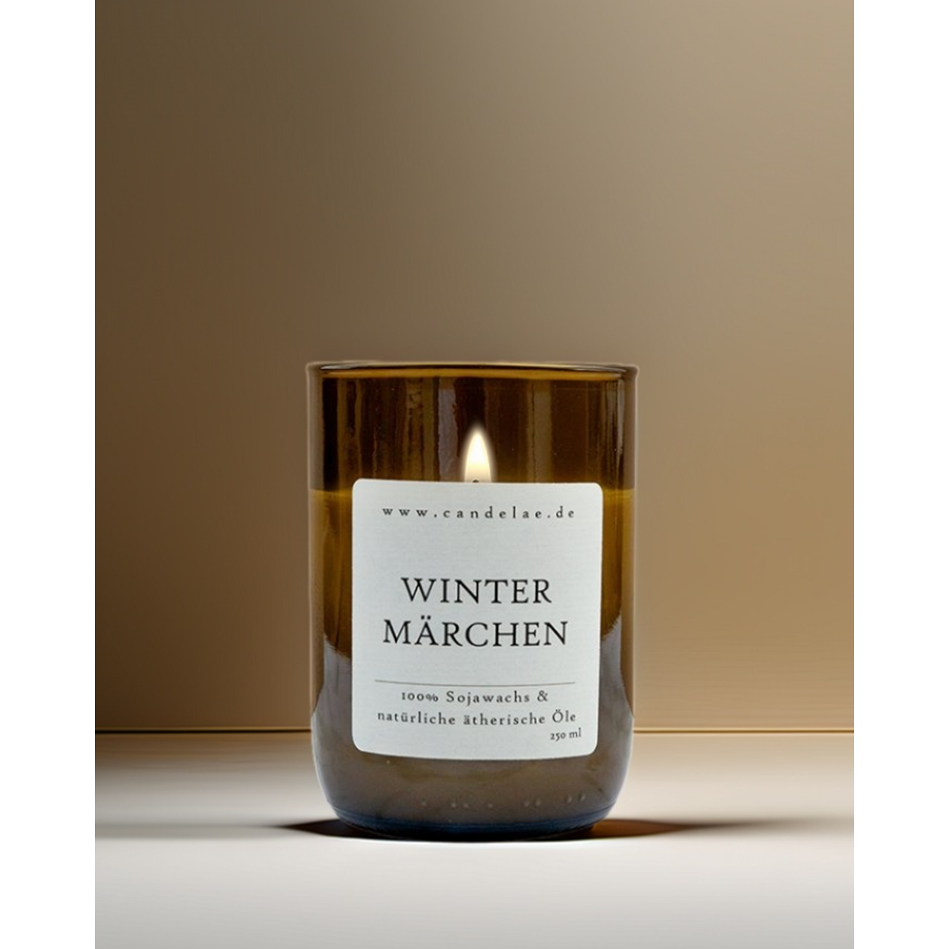 Wintermärchen Duftkerze Aus Sojawachs Im Upgecycelten Weinflaschenglas Mit Natürlichen Ätherischen Ölen