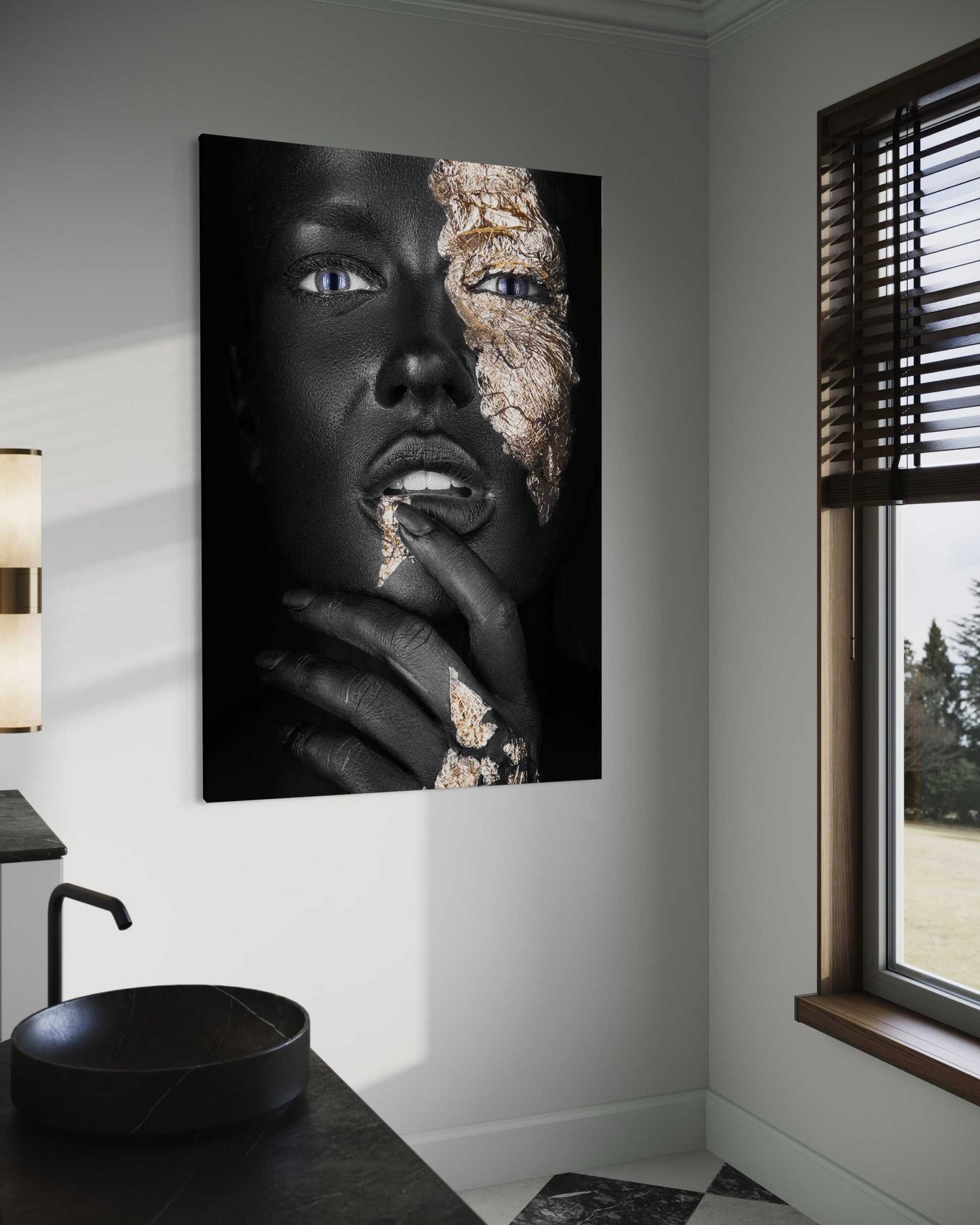 Golden Face IV - Leinwandbild Luxuriös by SimpleCanvas