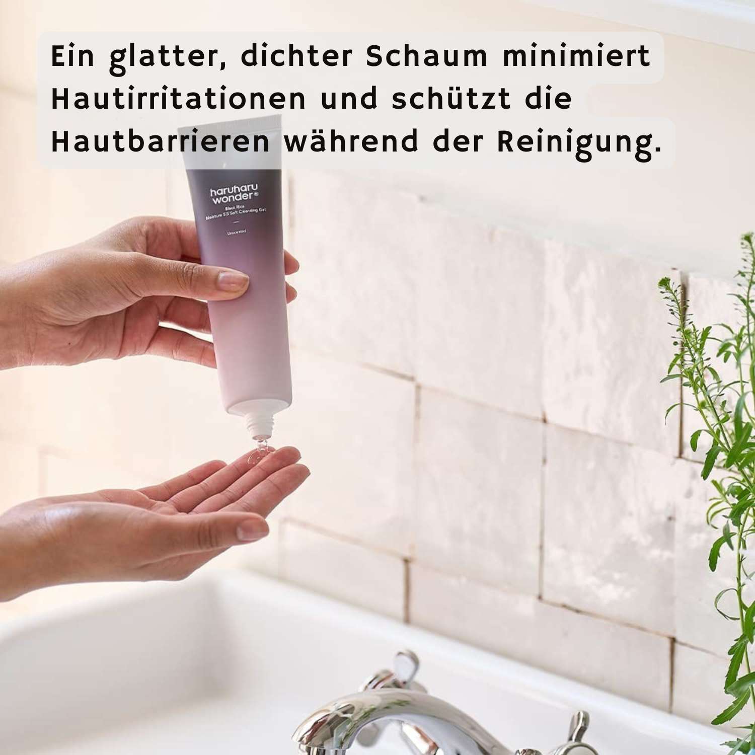 HaruHaru Wonder Black Rice Moisture 5.5 Soft Cleansing Gel 100ml