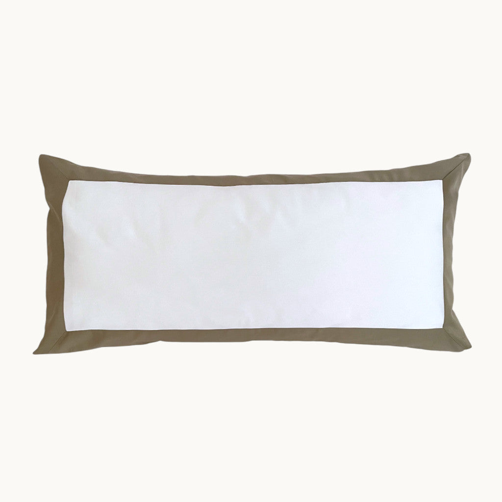 Eklipse Baumwollsatin Kissenbezug Aus Ägyptischer Baumwolle Mit 600 Fadendichte Weiße Basis Und Farbigem Rand