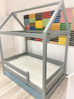 Solis Kinderbett - Hausbett inkl. Bio-Matratze | Massivholz | Naturholz | 100% Bio-Bett