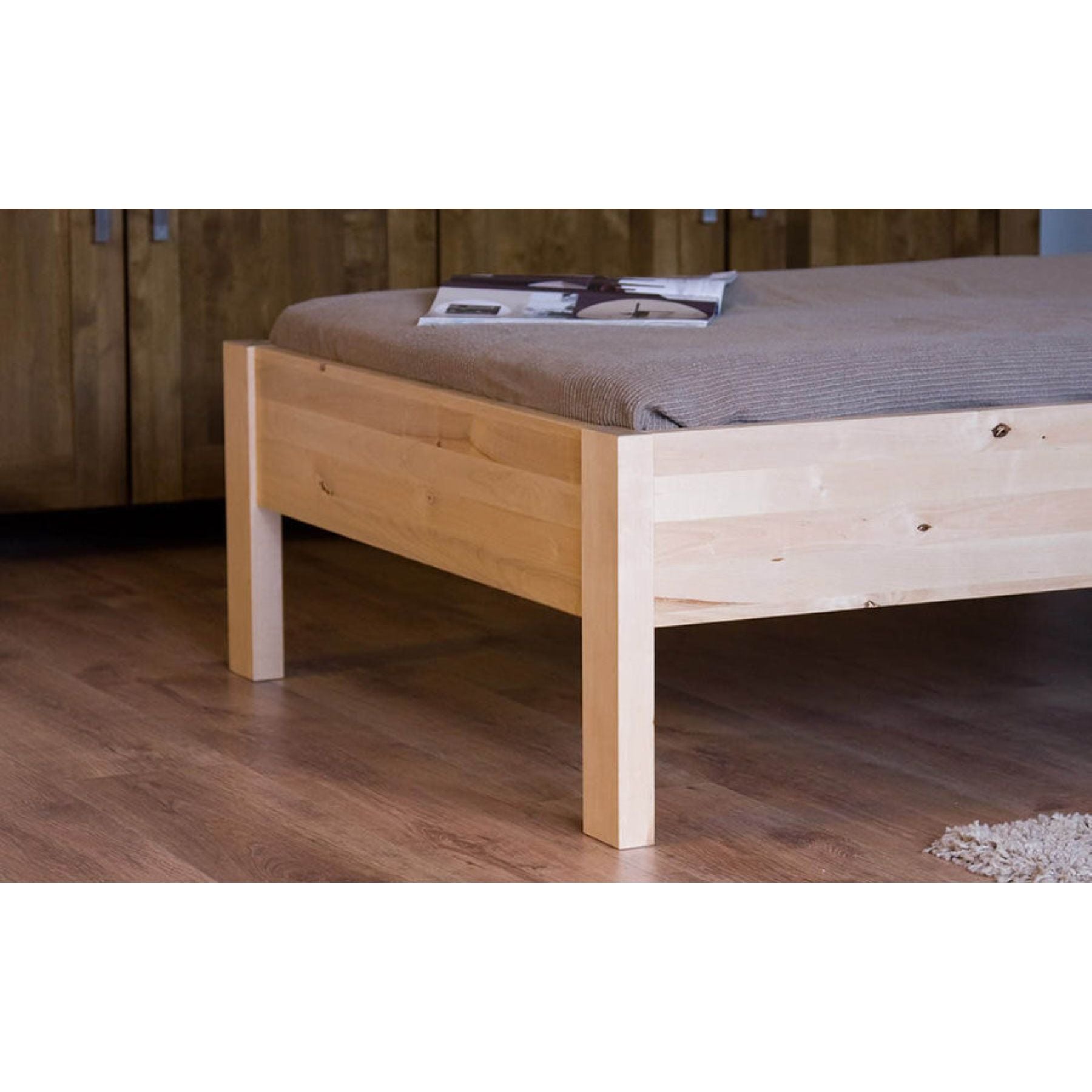 PEDENZA Massivholzbett