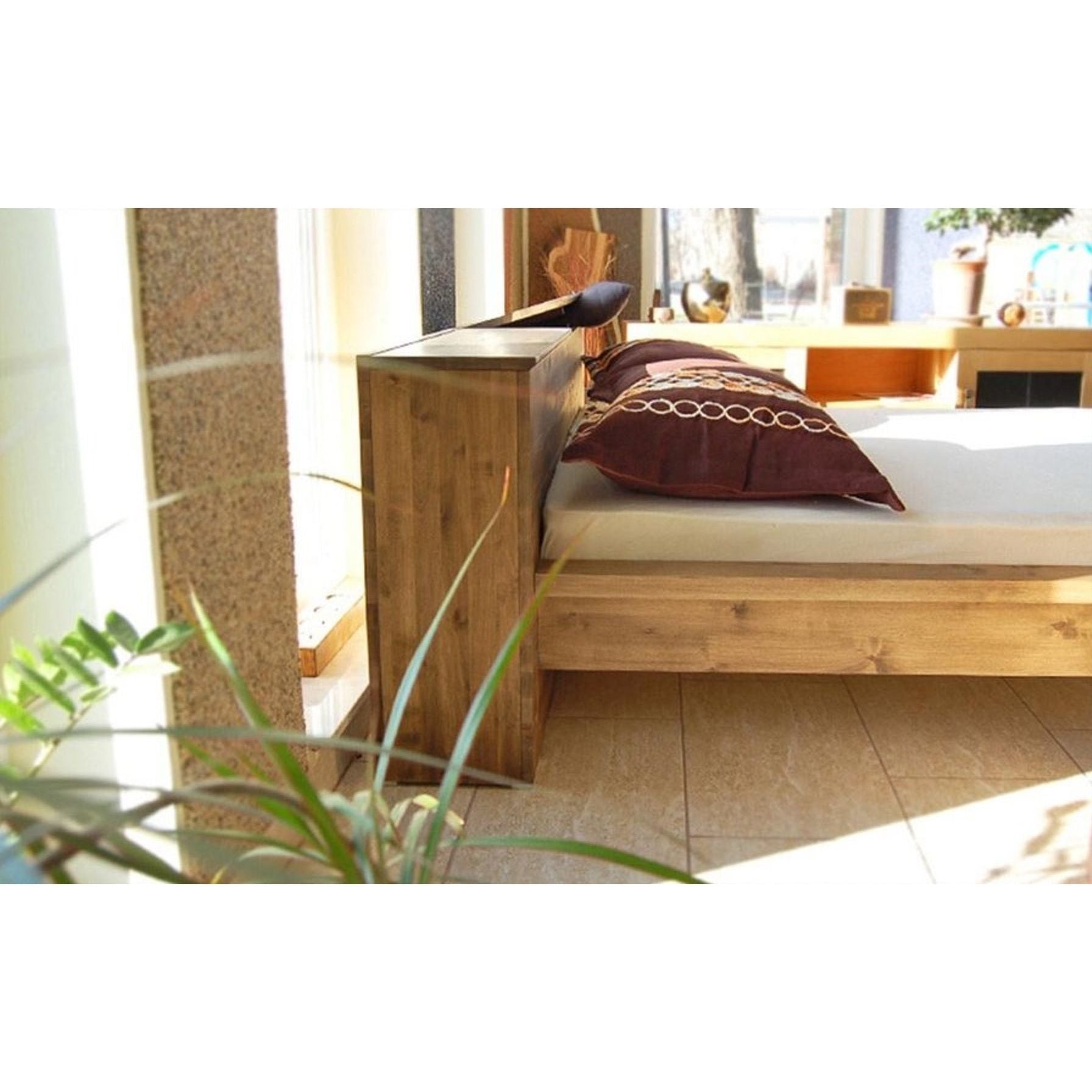 CREATO Massivholzbett mit Bettkasten