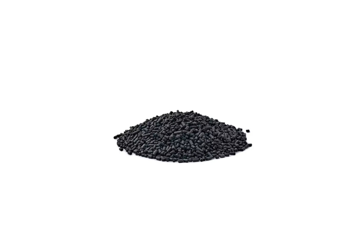 OASE Carbon Performance 1 l INT Aktivkohle in Pelletform, hochdicht und effektiv für die Filtration.