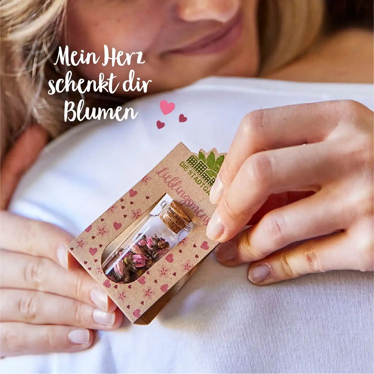 Lieblingsmensch mit handgepflückten Blüten