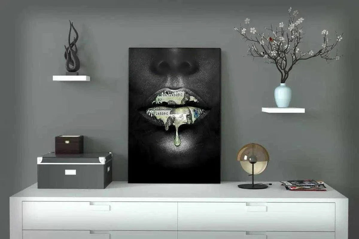 Money Kiss - Leinwandbild Luxuriös by SimpleCanvas