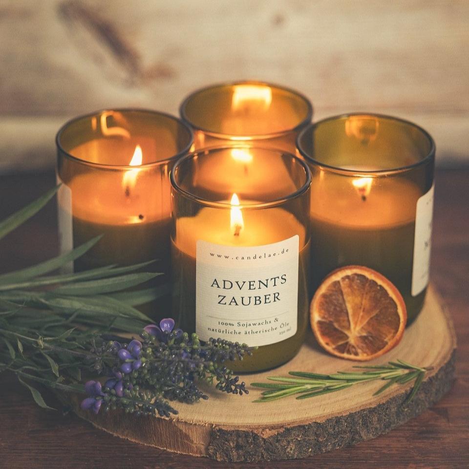 Adventszauber Natürliche Duftkerze Aus 100 Prozent Sojawachs Handgegossen In Recycelten Weinflaschen Von Candelae
