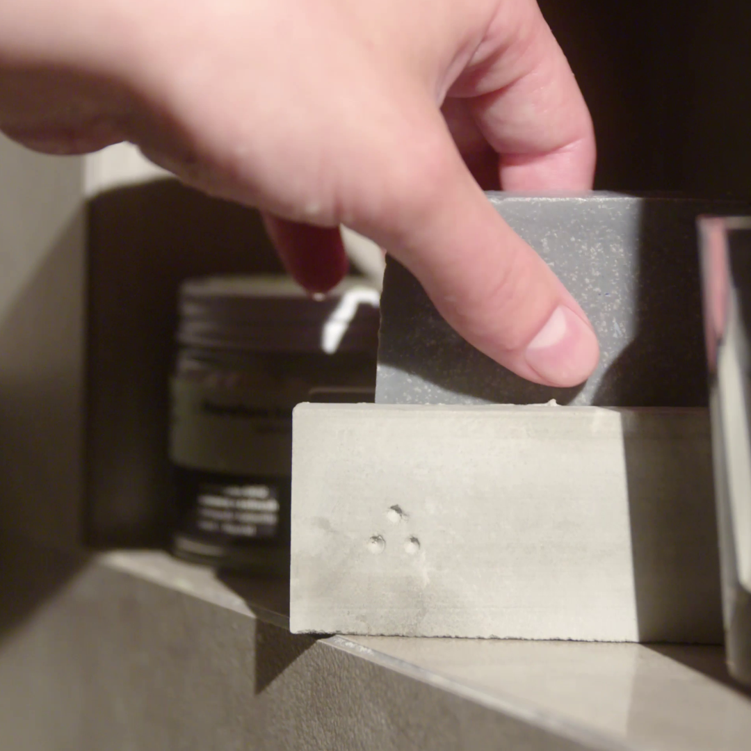 Seifenhalter Aus Offenporigem Beton Block Holder 001 Mit Naturseife Deiner Wahl Für Langlebige Seife In Hamburger Töpferei