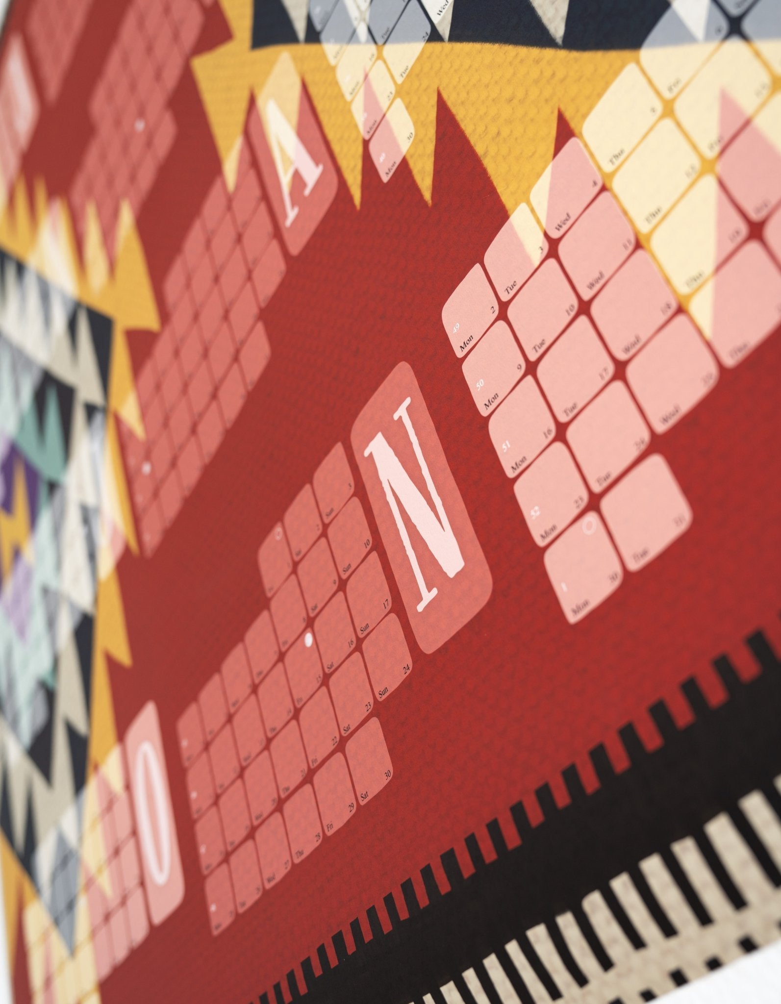 Wandkalender // Special Edition: Kilim Peacock rostbraun